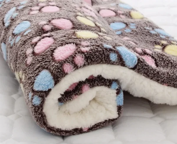 Non-slip Multi-purpose Fluffy Dog Blanket and Cat Mat - Image 5