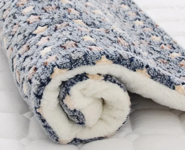 Non-slip Multi-purpose Fluffy Dog Blanket and Cat Mat - Image 4