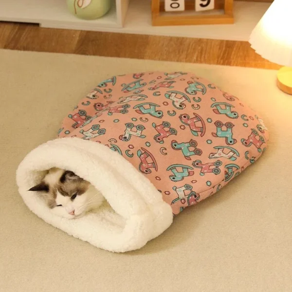 Cat Sleeping Bag – Plush Winter Hideaway with Lamb Wool Lining - Image 4