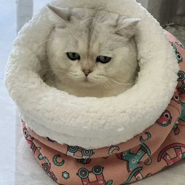 Cat Sleeping Bag – Plush Winter Hideaway with Lamb Wool Lining - Image 3