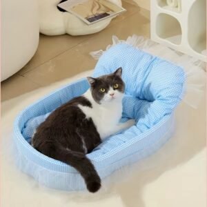 Princess Cat Bed with Gauze Edges – All Seasons Sofa Mat