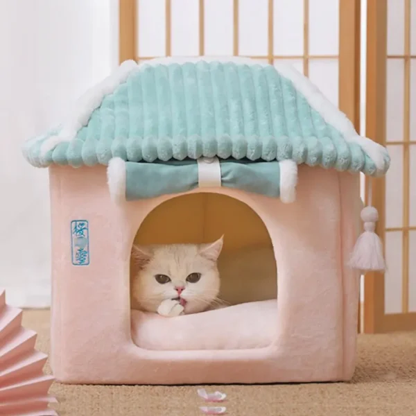 Winter Pet House with Detachable Roof