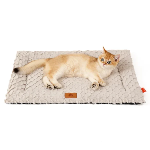 Velvet Pet Sleeping Pad with Fish Scale Pattern