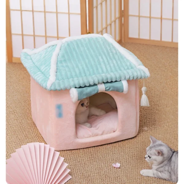 Winter Pet House with Detachable Roof - Image 5