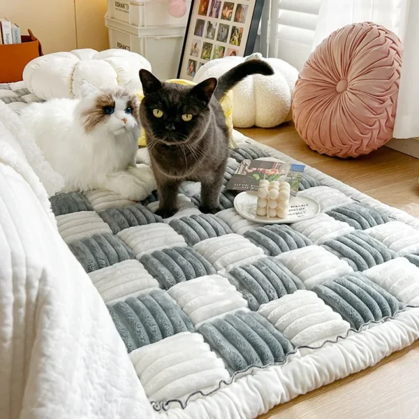 Pet Couch Cover Mat with Anti-Slip Base
