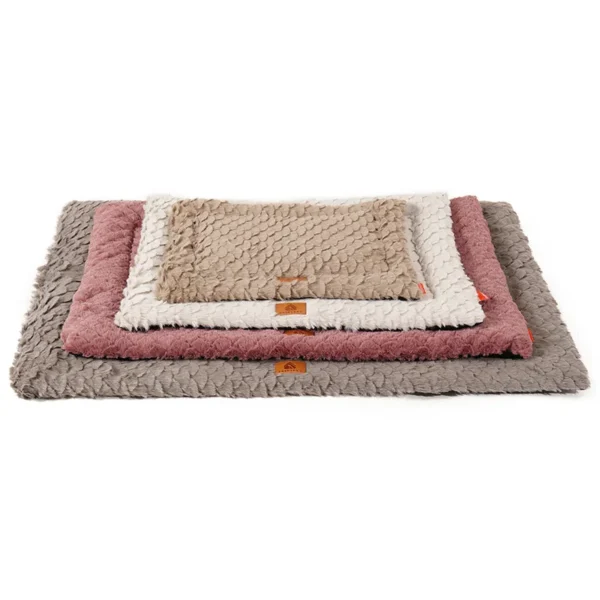 Velvet Pet Sleeping Pad with Fish Scale Pattern - Image 4