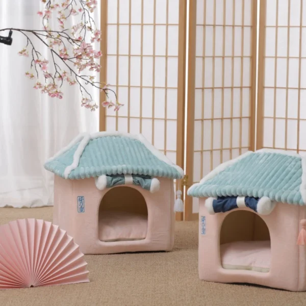 Winter Pet House with Detachable Roof - Image 3